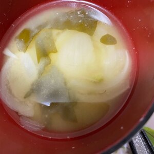 油揚げとわかめの味噌汁